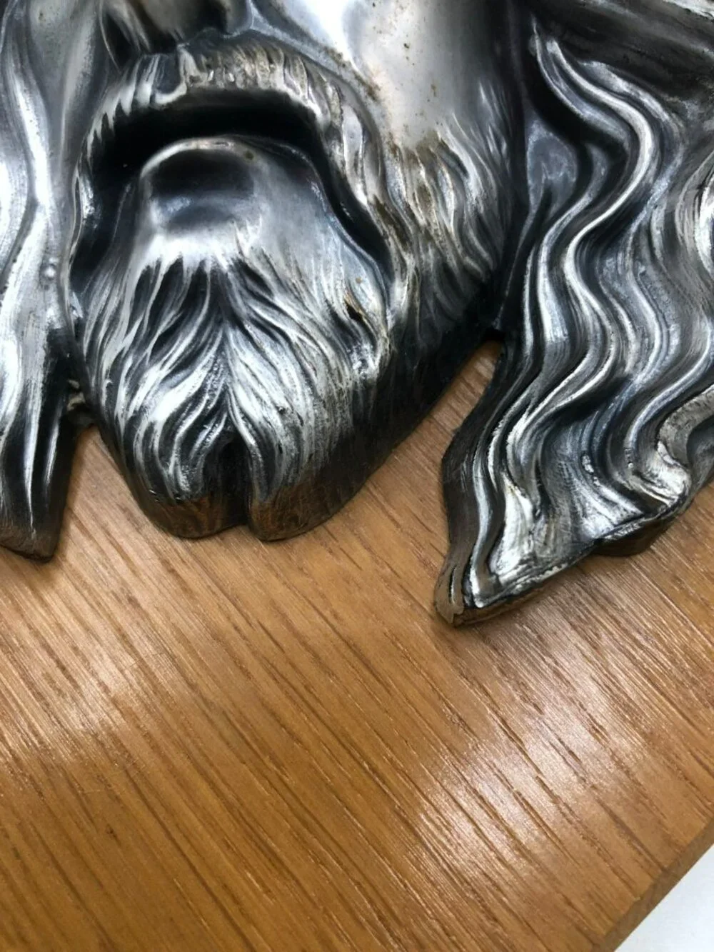 Vintage Jesus wearing Crown of Thorns Pewter on Solid Oak Wall Plaque. 7 x 7 x 3